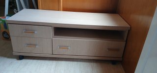 Mueble de madera con cajones