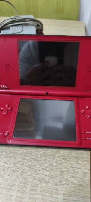 Nintendo DSi XL edizione Super Mario