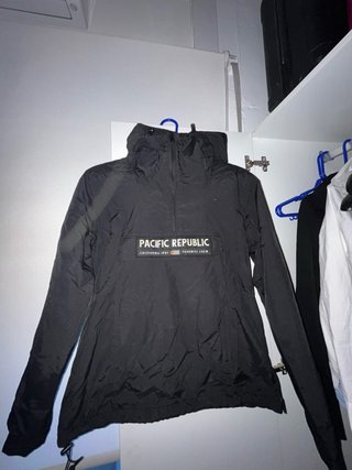 Anorak Negro Pacific Republic