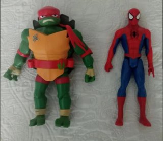 Lote Muñecos Tortuga Ninja y Spiderman
