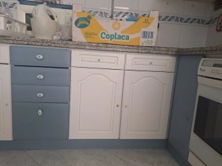 Muebles de cocina: 8 altos y 8 bajos