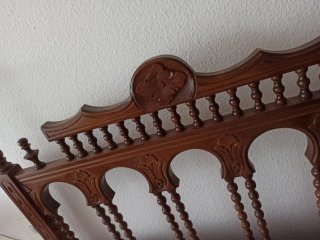 Cama individual de madera