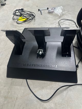 Thrustmaster T300 GT Edition con pedali