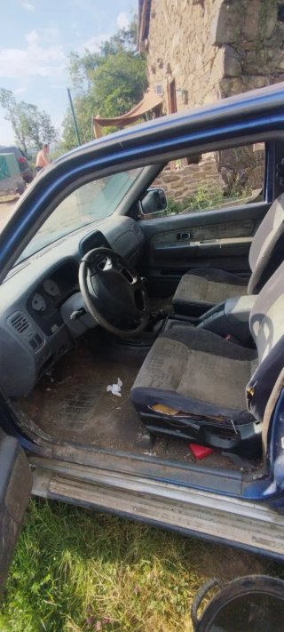 Nissan Navara 1999