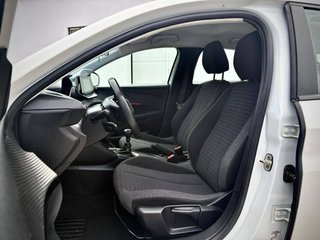 Peugeot 208 2021