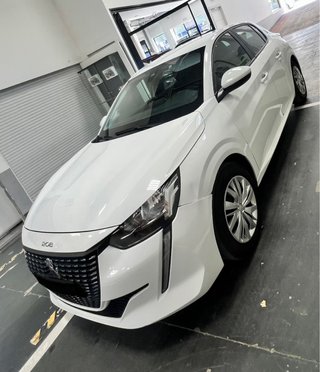Peugeot 208 2021