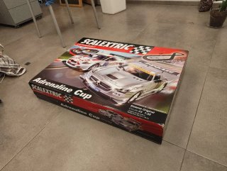 Scalextric Adrenaline Cup C3 con coche extra.
