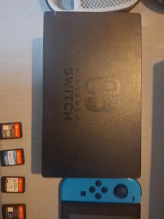 Nintendo Switch con funda y accesorios