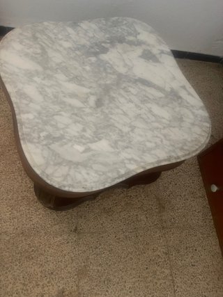 Mesa antigua mármol y madera con relieve!! maciza