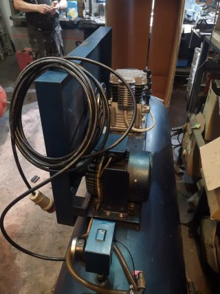 Compresor trifásico 270L