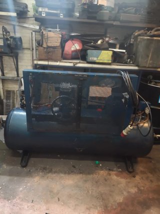 Compresor trifásico 270L