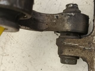 BRAZO SUSPENSION INFERIOR DELANTERO DERECHO AUDI