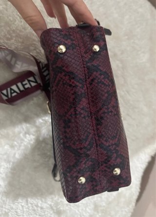 Borsa Valentino stampa pitone bordeaux