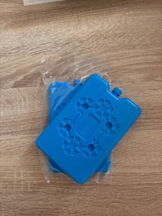 Caja de hielo azul
