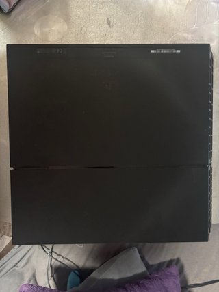 PS4 500GB + 2 Mandos