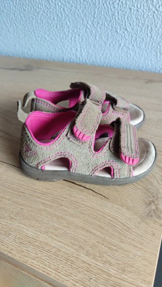 Sandali per bambina beige e rosa. Taglia 24