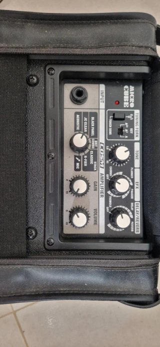 Amplificador Roland Micro Cube Negro/Gris