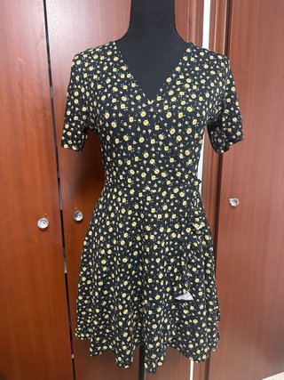 Vestido negro floral talla L
