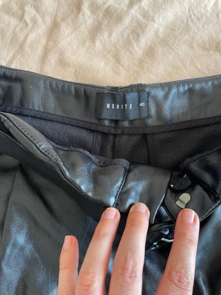 Pantalones cortos efecto piel negros