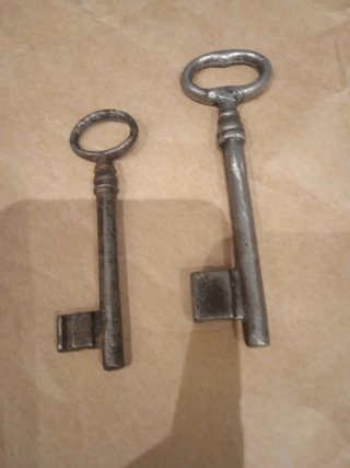 2 antiche chiavi in forgia