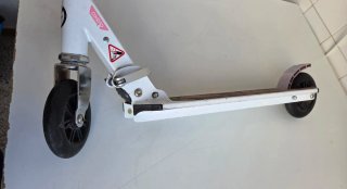 Patinete infantil rosa y blanco