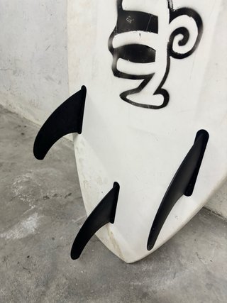 Tabla de surf BIC. 6’ 7 pulgadas. Funda incluida