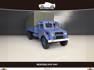 Replica dettagliata del camion Bedford OYD 1941 RCAF 1:43
