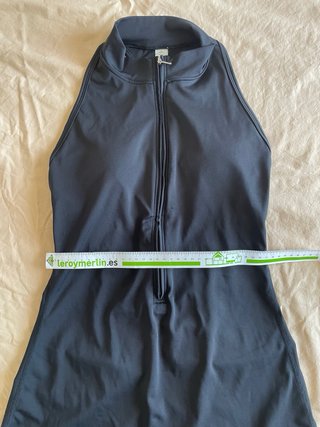 Mono deportivo negro