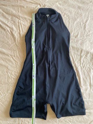 Mono deportivo negro