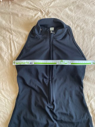 Mono deportivo negro