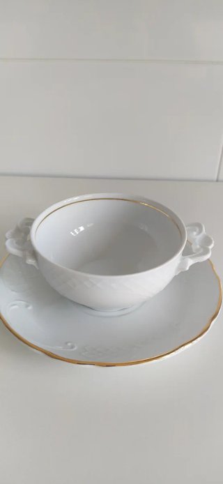 Platos de consomé. Regalo cuencos y platos.