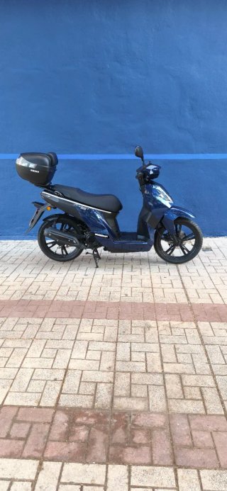 Peugeot 49cc 4tiempo 6mil km digital al dia itv