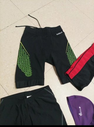 Lote bañadores y gorros agua Talla 10