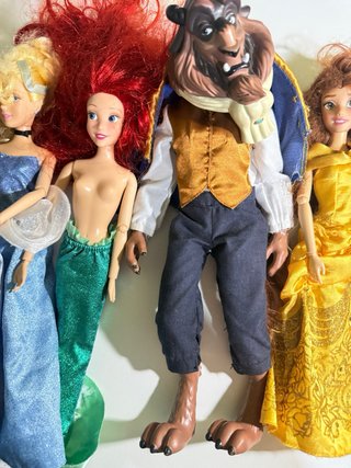 Lote 6 Muñecas Princesas Disney + Bella y Bestia