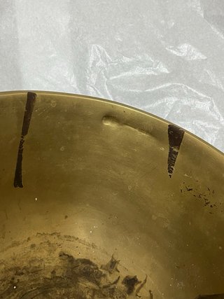 Cuenco de bronce chino antiguo