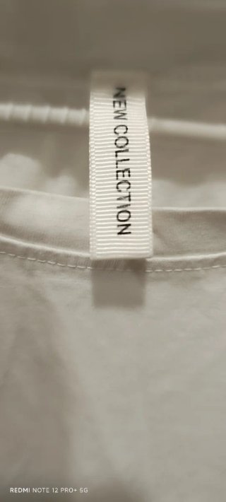 Blusa blanca con encaje