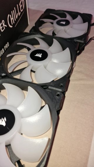Corsair SP120 RGB PRO Fan Kit