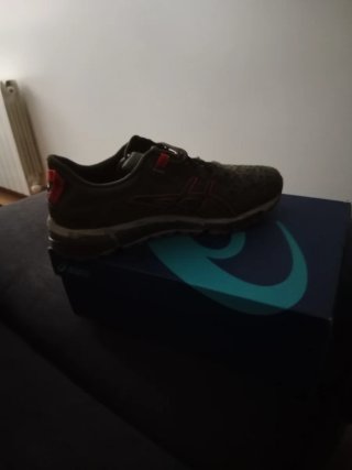 Zapatillas trekking Asics verde y naranja