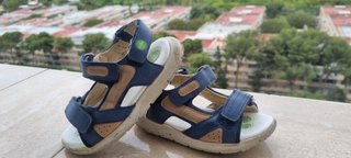 Sandalias niño T25 azul y marrón