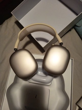 Apple AirPods Max Beige