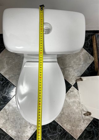 Inodoro y lavabo de cerámica