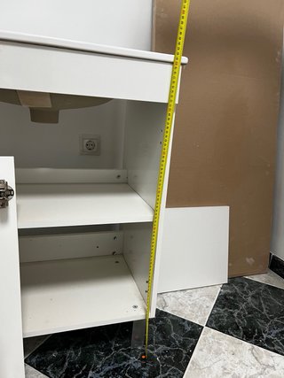 Inodoro y lavabo de cerámica