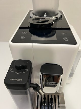 Cafetera DeLonghi Rivelia Blanca