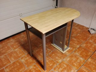 Mesa de cocina y 2 sillas