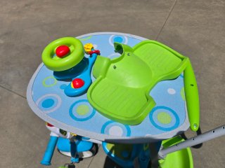 Triciclo infantil con luces y sonido