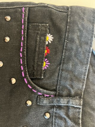Shorts vaqueros negros con bordados