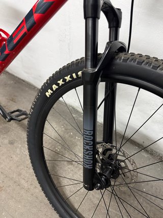 Bicicleta Trek Marlin 8 Roja 2022