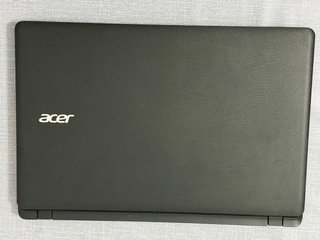 Portátil Acer ES1-523 Negro