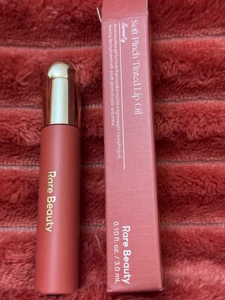 Rare Beauty Soft Pinch Tinted Lip Oil. Nuevo.