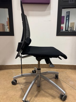 Silla de oficina negra